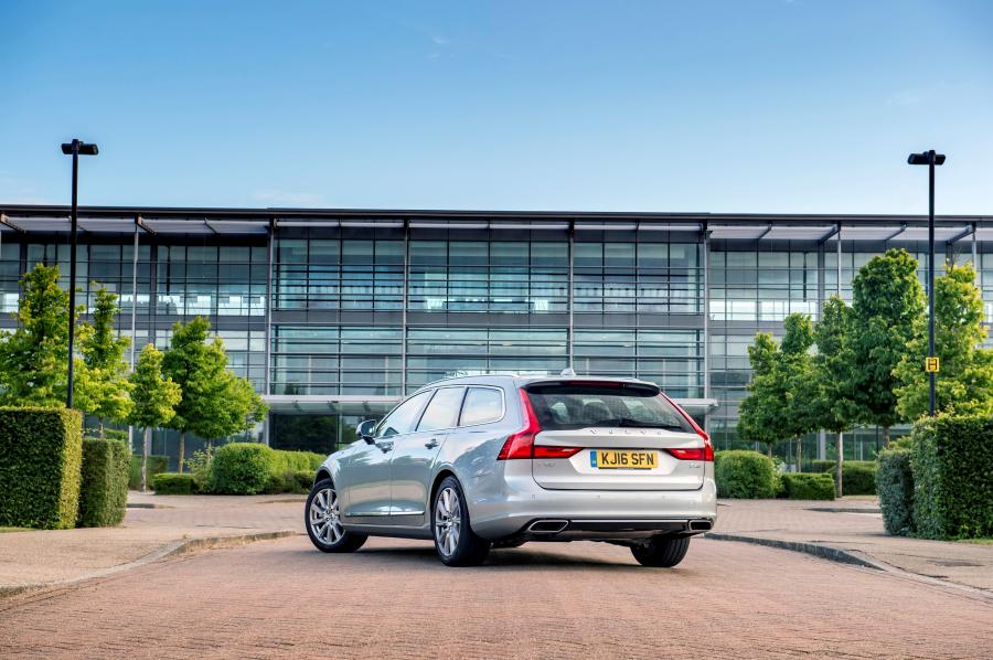  Volvo V90 D4 Inscription 2016 года  (UK) (фото 29 из 30)
